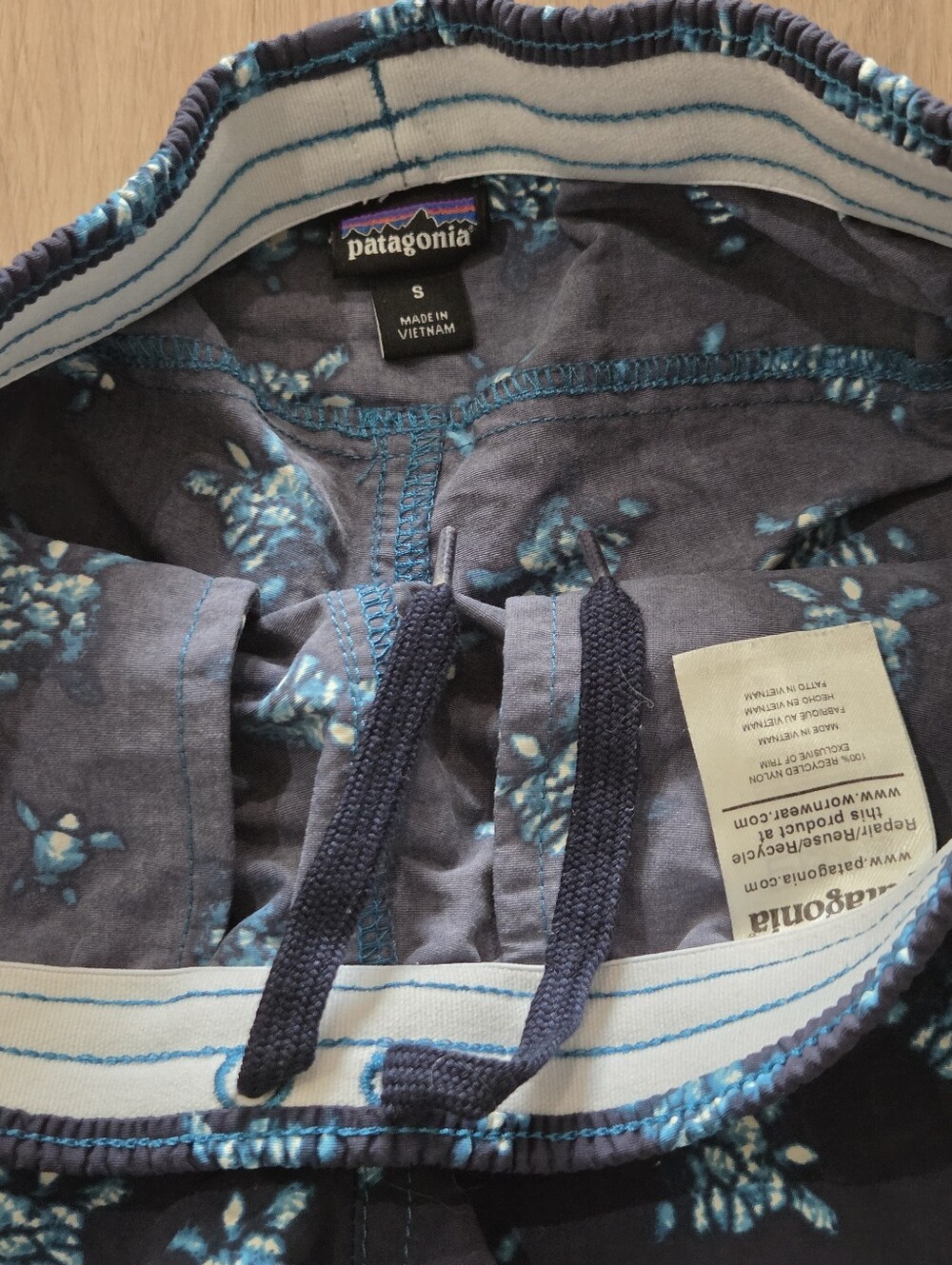 Patagonia Wmns Baggies Shorts S Gorpcore Hiking Outdoors Vacation Casual Summer - Picture 4 of 7